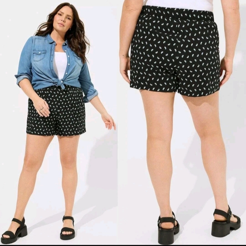 Black Blue Paisley Print Challis Pleated Shorts 4‎